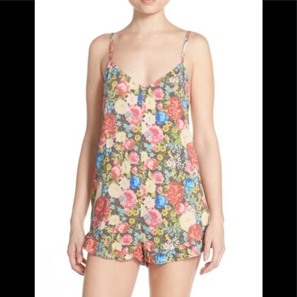 New. WILDFOX Flower Delivery romper. Medium - Picture 6 of 9